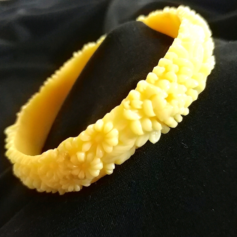 Vintage carved celluliod bangle